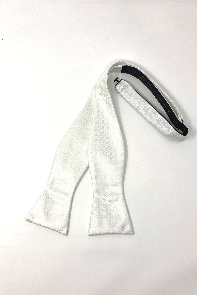 White Regal Bow Tie - Image 2